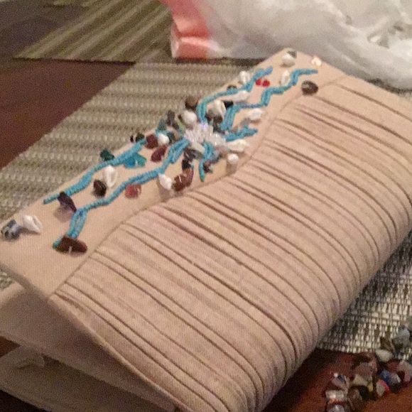 Tommy Woods Fabric Stone & She’ll Clutch - Picture 4 of 4